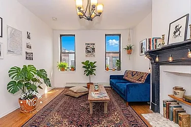 249 Melrose Street, #2R