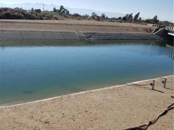 10455 Goss Rd, Phelan, CA 92371