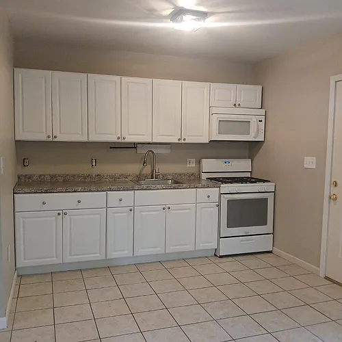 208 Oakmoor Ave #D1 Photo 1