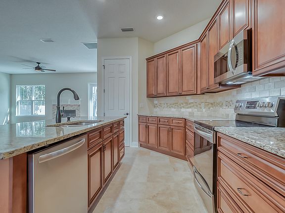 4th image of 12675 Caron Dr