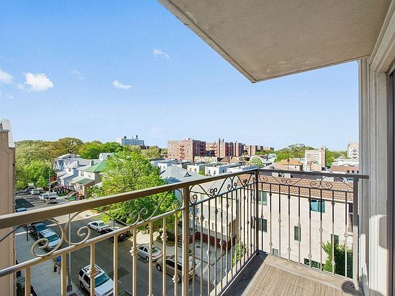 4th image of 225 Avenue M APT 3