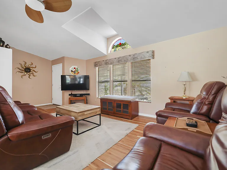 60781 Painted Hills Rd #60781 — Photo 17