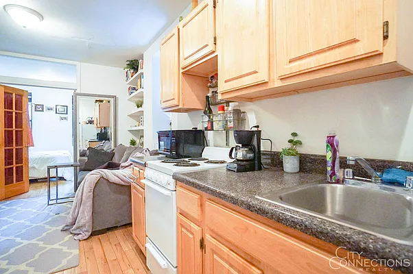 Rented by City Connections Realty | media 25