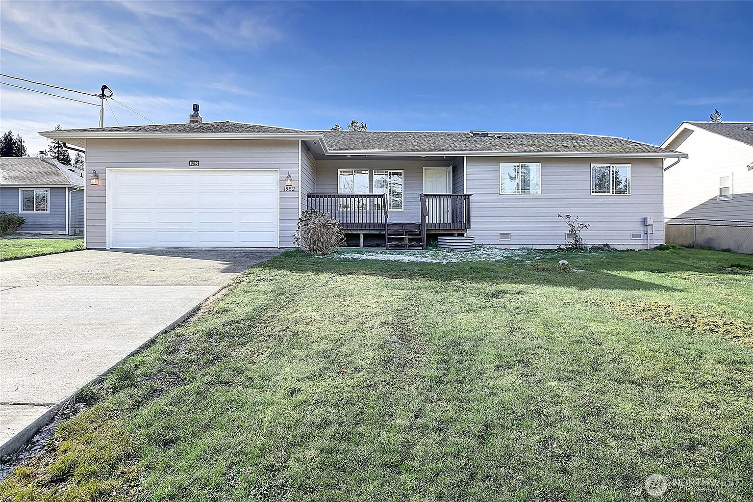 1952 SE Camano Drive photo 1