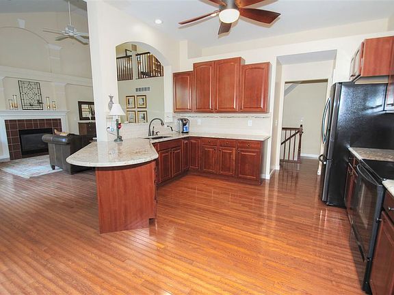 3rd image of 1518 Bottomwood Dr