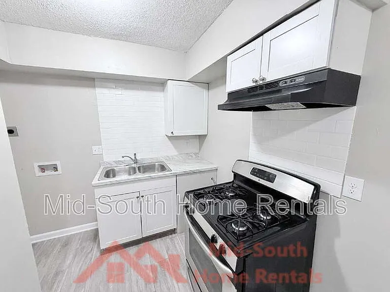 139 N Claybrook St #6 — Photo 6