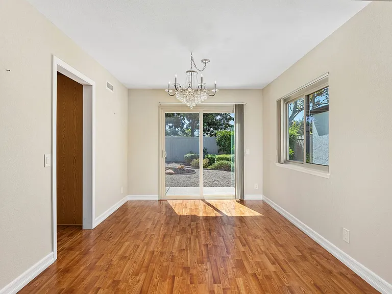 1925 Circle Park Ln — Photo 5