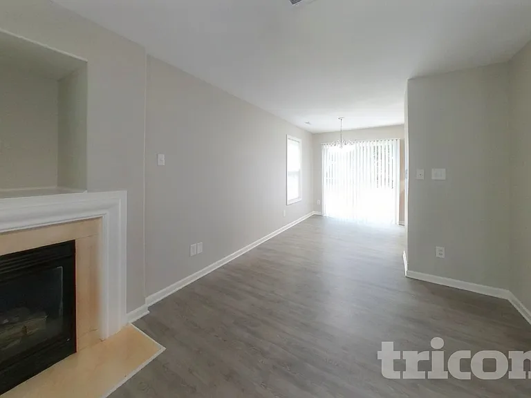 3014 Great Falls Dr — Photo 4