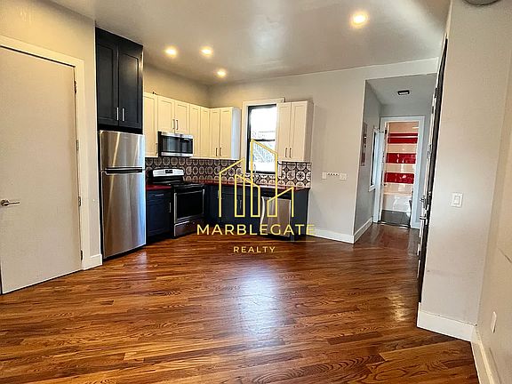 2nd image of 739 Garfield Ave #22A