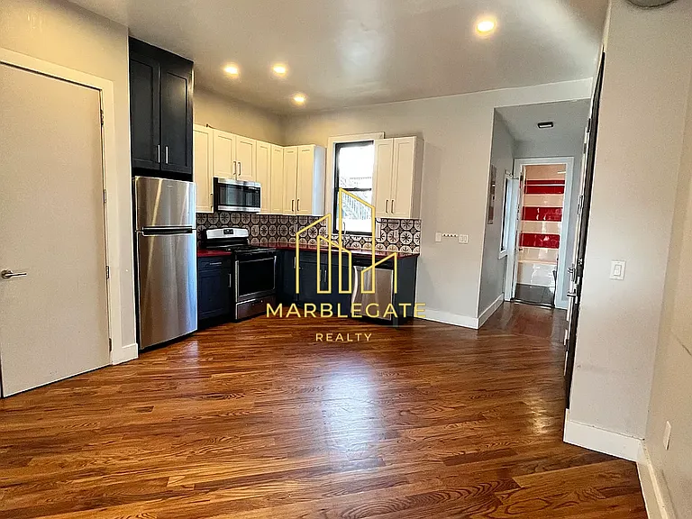 739 Garfield Ave #22A — Photo 2
