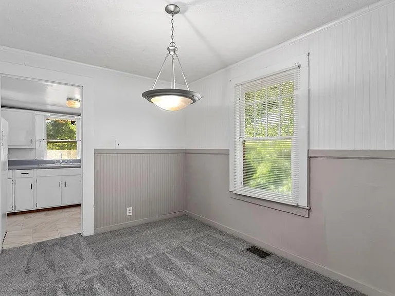 1742 Ware Ave — Photo 8