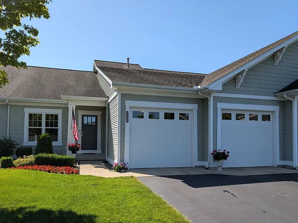 1684 S Trillium Cir, Zeeland, MI 49464