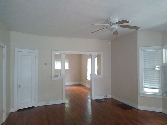 3rd image of 327 Irving Ave