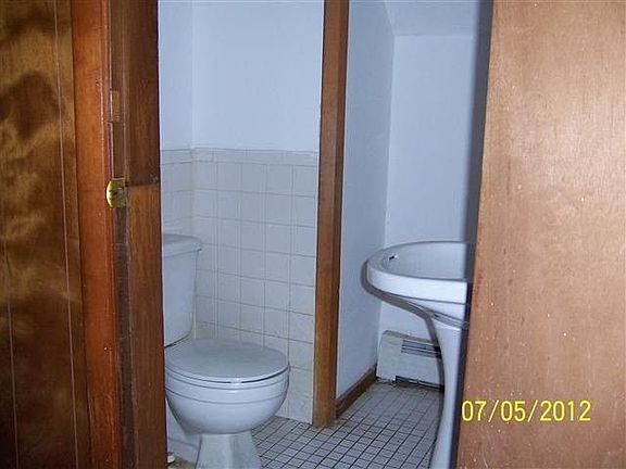 5th image of 135 E Haverhill St