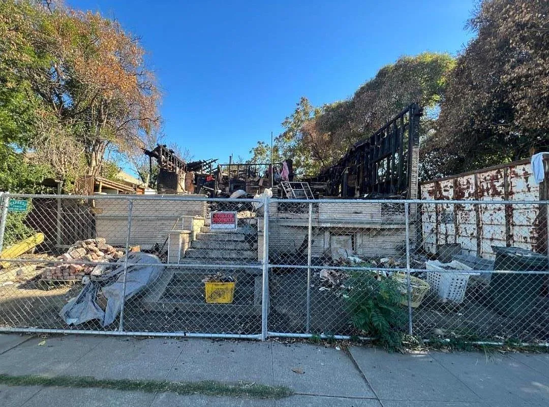 470 E Saint James St photo 1
