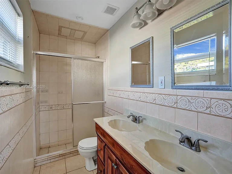 8550 NW 27th Pl — Photo 24