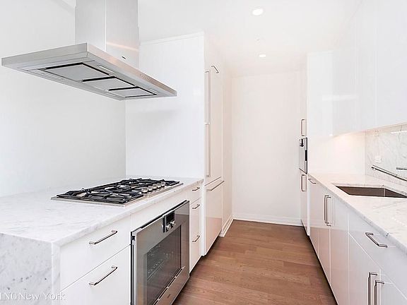 3rd image of 460 W 42nd St APT 57L