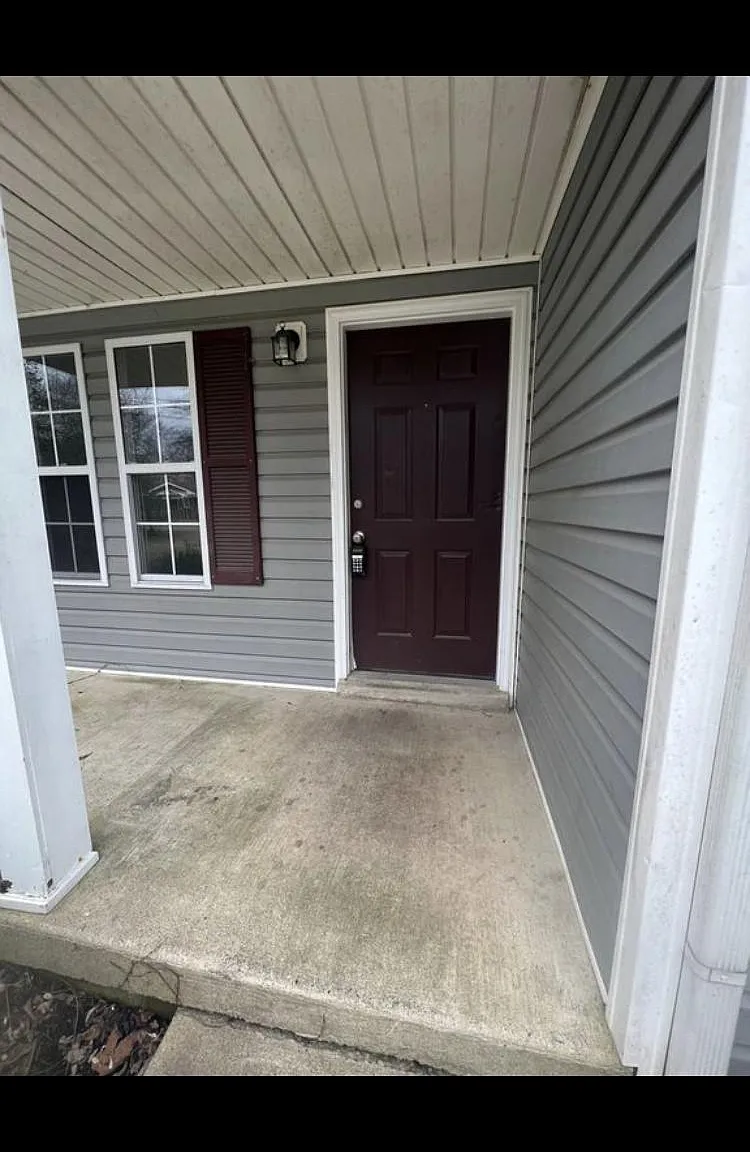 2 bed, 735 sqft, $899 — Photo 3