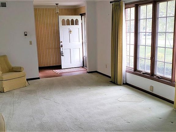 3rd image of 1205 Bourgogne Ave
