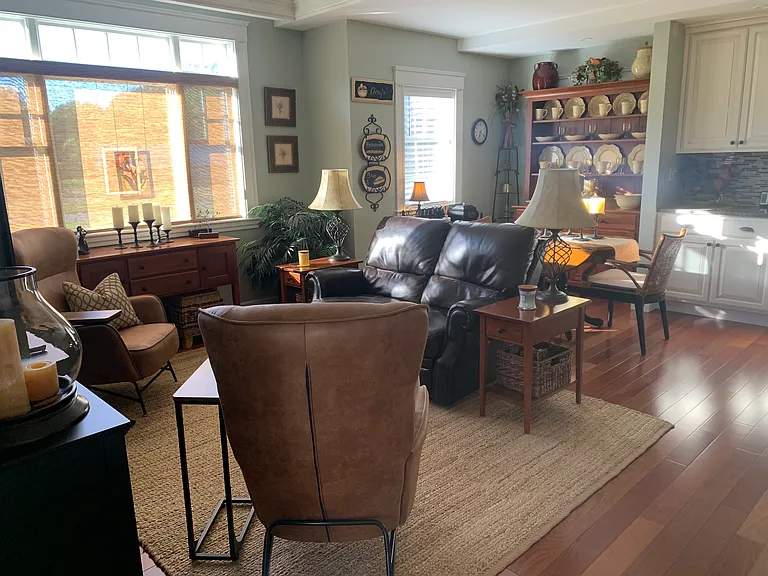 8 Rodrigues Estate Dr — Photo 2