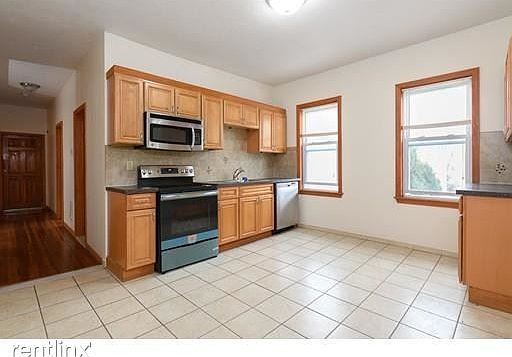 9 Agassiz #2 Belmont Shared Unit Photo 3