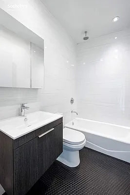 Rented by Sotheby's International Realty | media 23