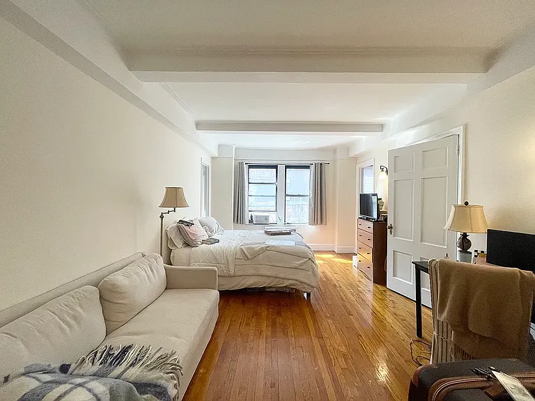 121 E 31st St #9C — Photo 1