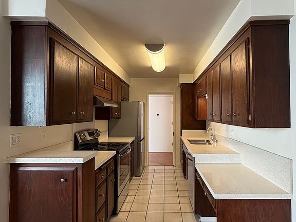 5th image of 1400 California Ave APT 104