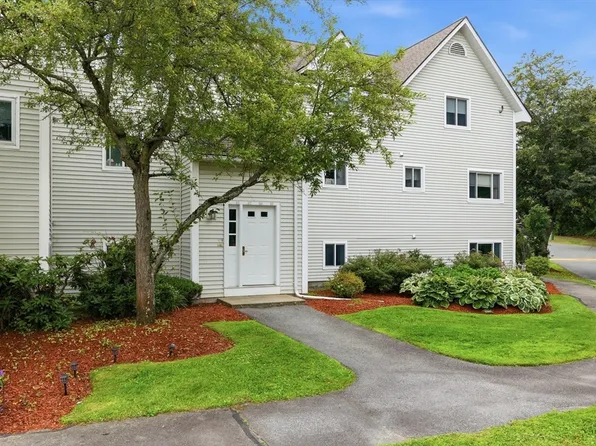 100 Merrimack Ave APT 117, Dracut, MA 01826