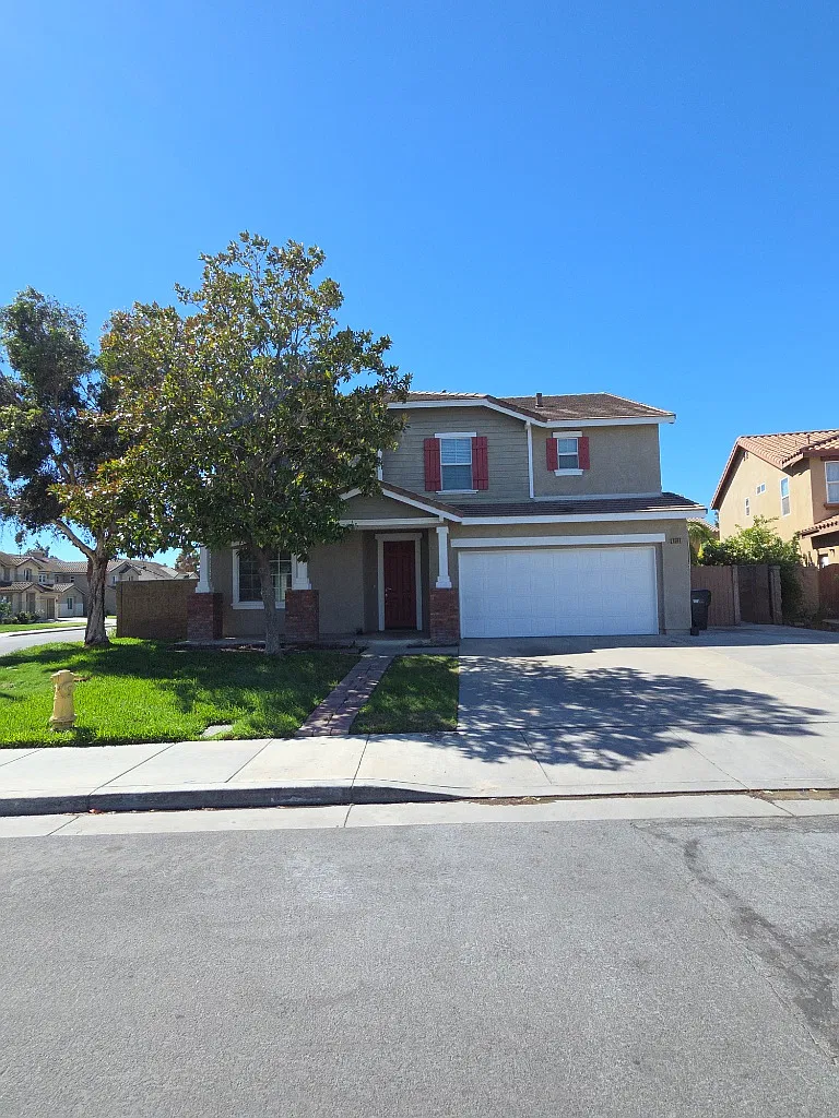 "Coming Soon!" LCL Rental: Spacious 5-Bedroom Eastvale Home — Photo 1