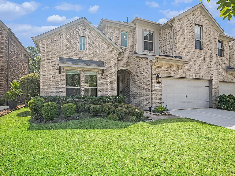 206 Liatris Ct — Photo 3