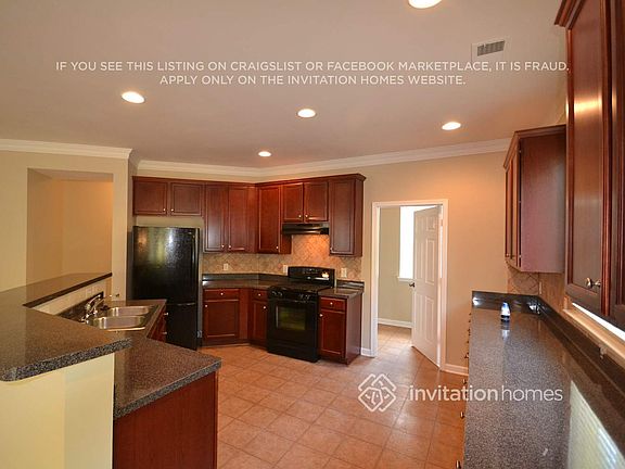 4th image of 2575 Meadow Trace Dr