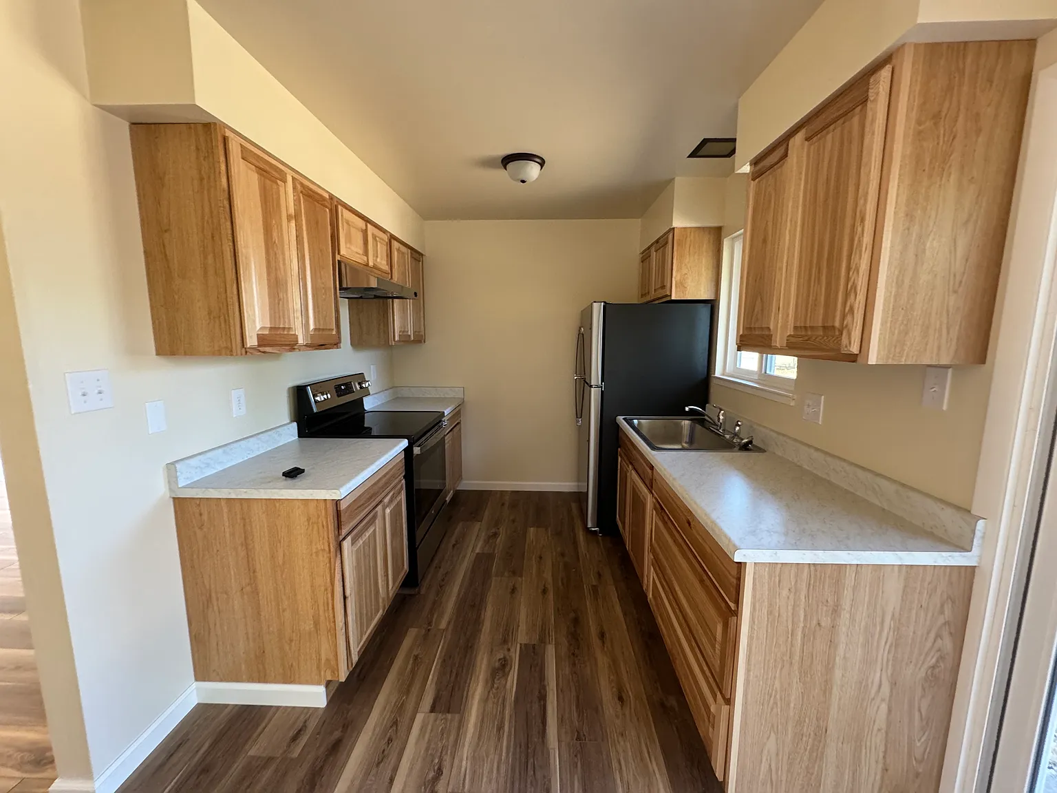 2 bed, 1000 sqft, $1,100 — Photo 4