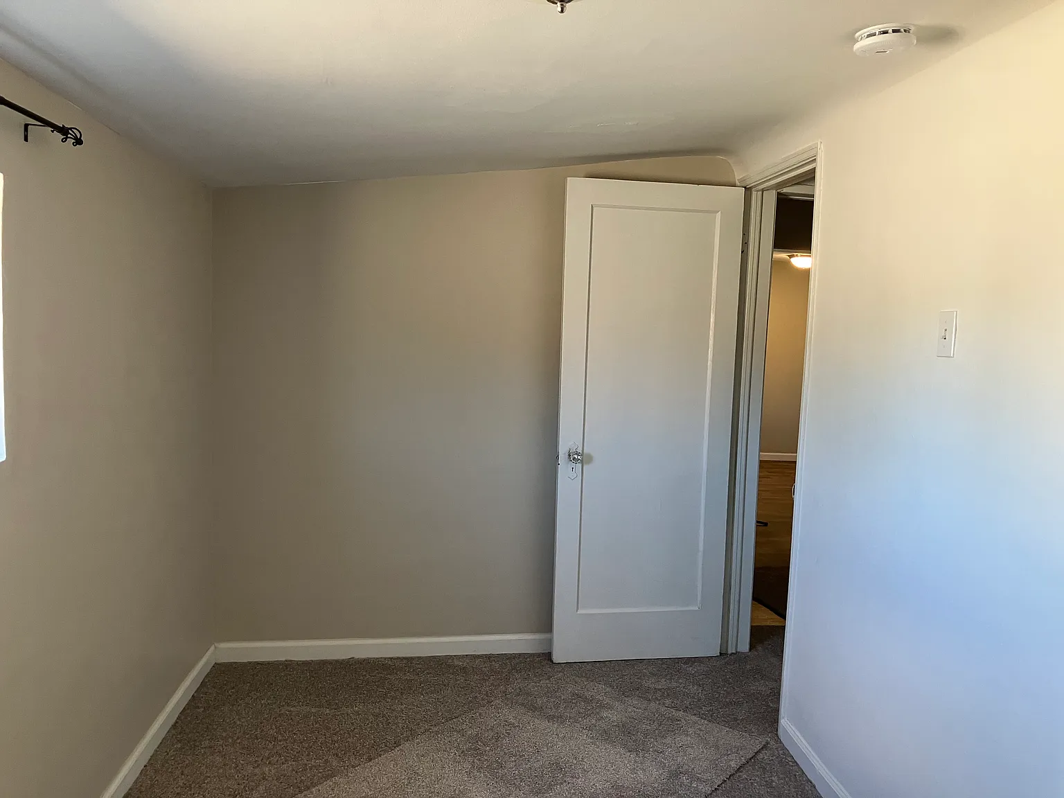2 bed, 1048 sqft, $1,575 — Photo 2