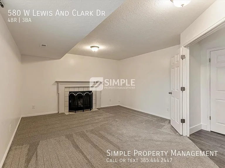 580 W Lewis And Clark Dr — Photo 23