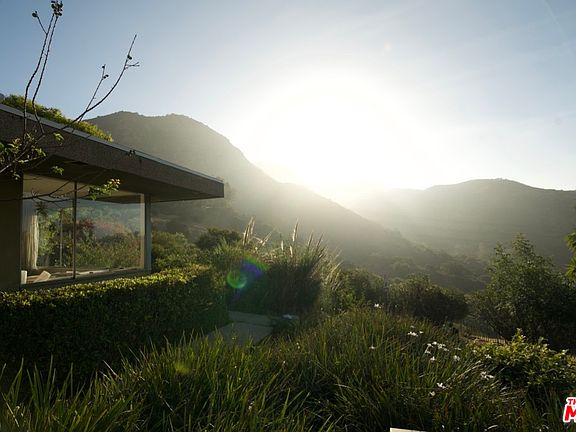 2nd image of 3565 Wonder View Dr