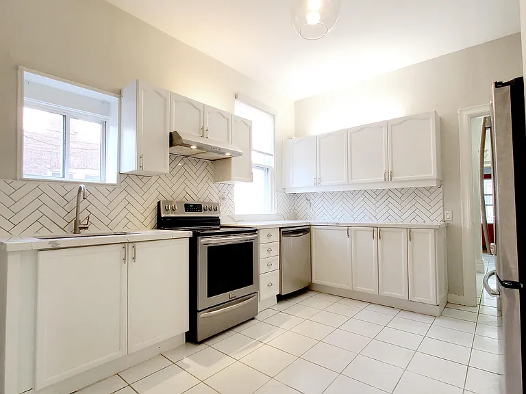 116 Fairholt Rd S #2 — Photo 12