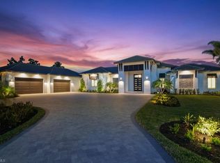 190 Cajeput Dr, Naples, FL 34108