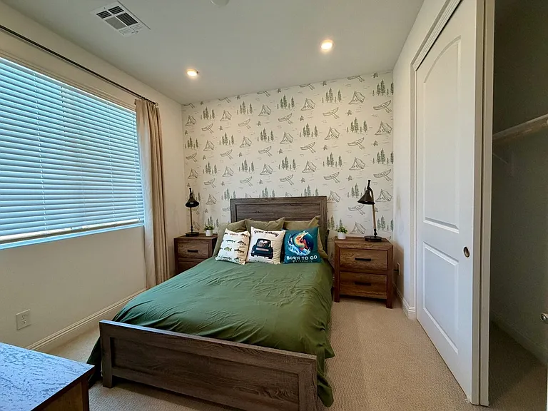 802 Royal Beekman St — Photo 37