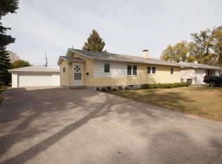 1407 19th St S, Moorhead, MN 56560