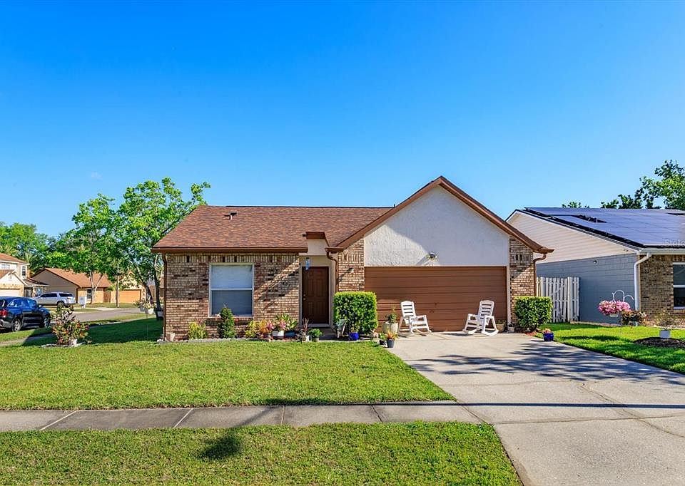 1st image of 601 Oak Manor Cir