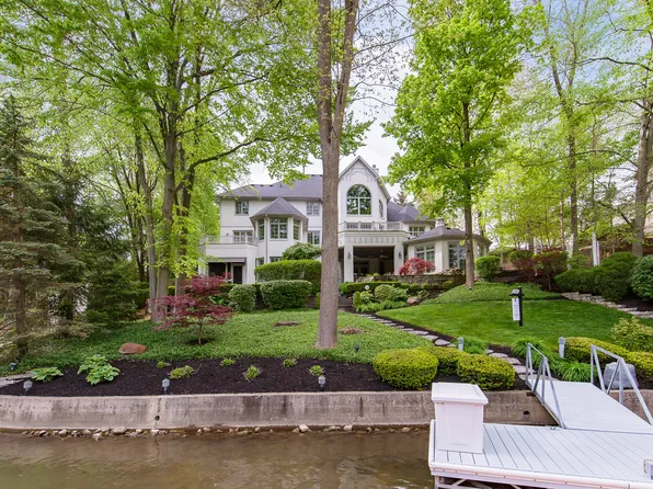 12151 Admirals Pointe Cir, Indianapolis, IN 46236
