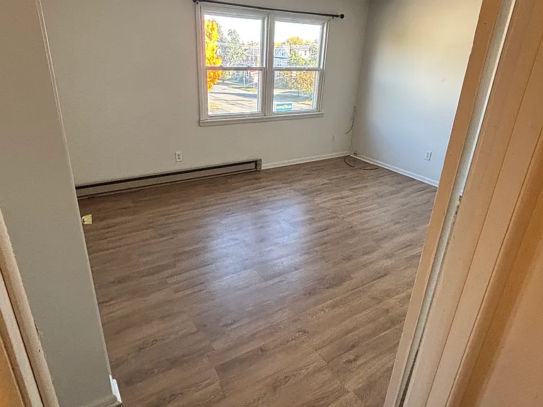 5107 N Catherine St #6 — Photo 1