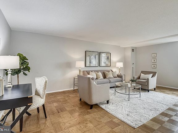 4th image of 501 Slaters Ln APT 1002