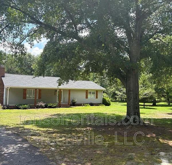 129 Foster Rd — Photo 2