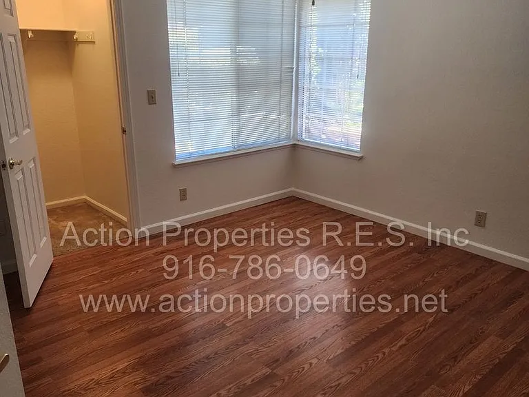 1417 Hurlston Way — Photo 37