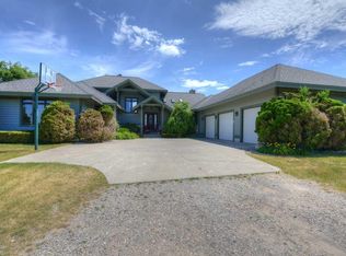 1165 S Celtic Ln, Suttons Bay, MI 49682