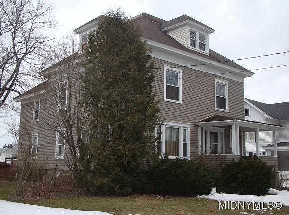 2nd image of 305 N Main St
