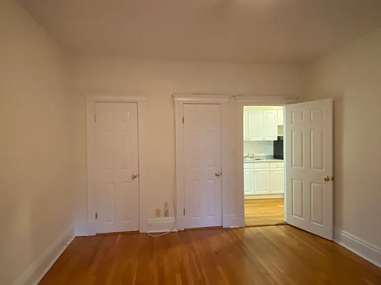 4 Camelot Ct #14 — Photo 31
