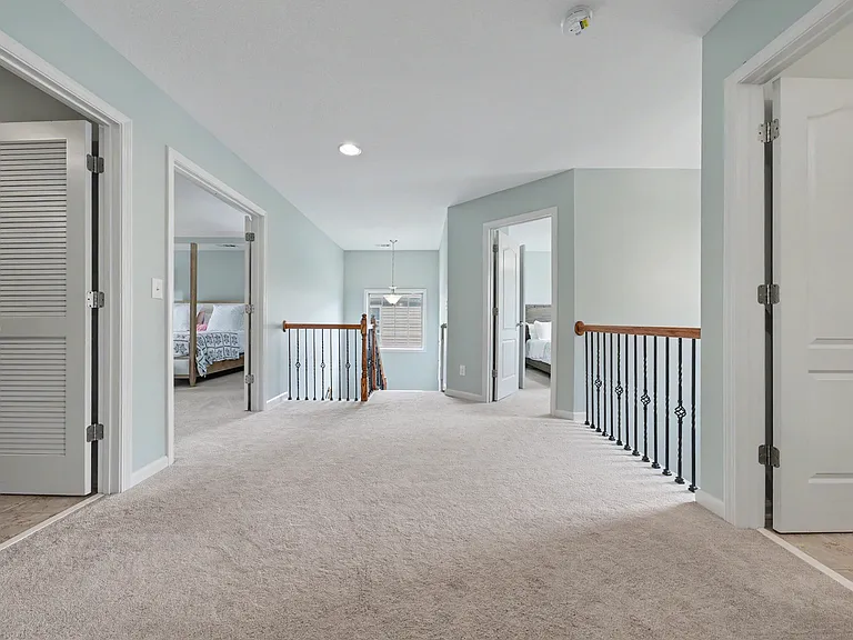 1147 Looking Glass Ln — Photo 31